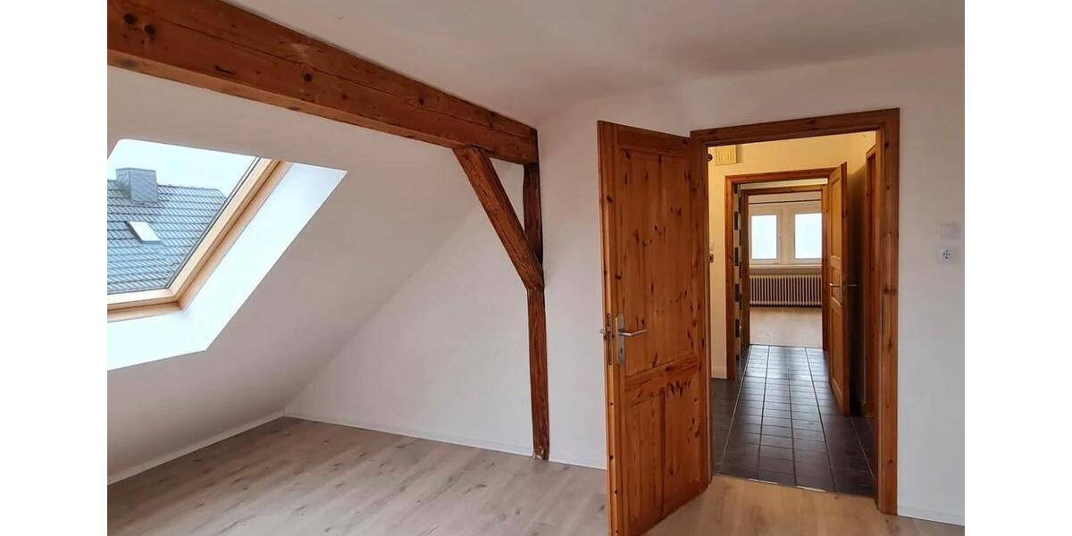 Sanierte Dachgeschosswohnung mit Weitblick in Remscheid Hasten 2 zimmer