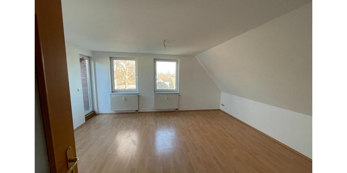 Dachgeschoßwohnung Taura - 4 Zimmer, 72 m&sup2;, 370&euro; | Angebot:26613476