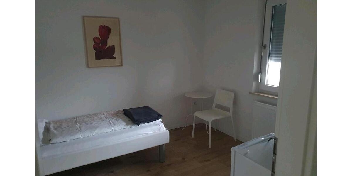 Erdgeschoßwohnung Rottenburg am Neckar - 20 Zimmer, 100 m&sup2;, 600&euro; | Angebot:25977705