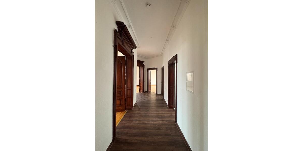 Großzügige 4-Zimmer-Wohnung in charmantem Altbau (ca. 133 m²) 4 zimmer