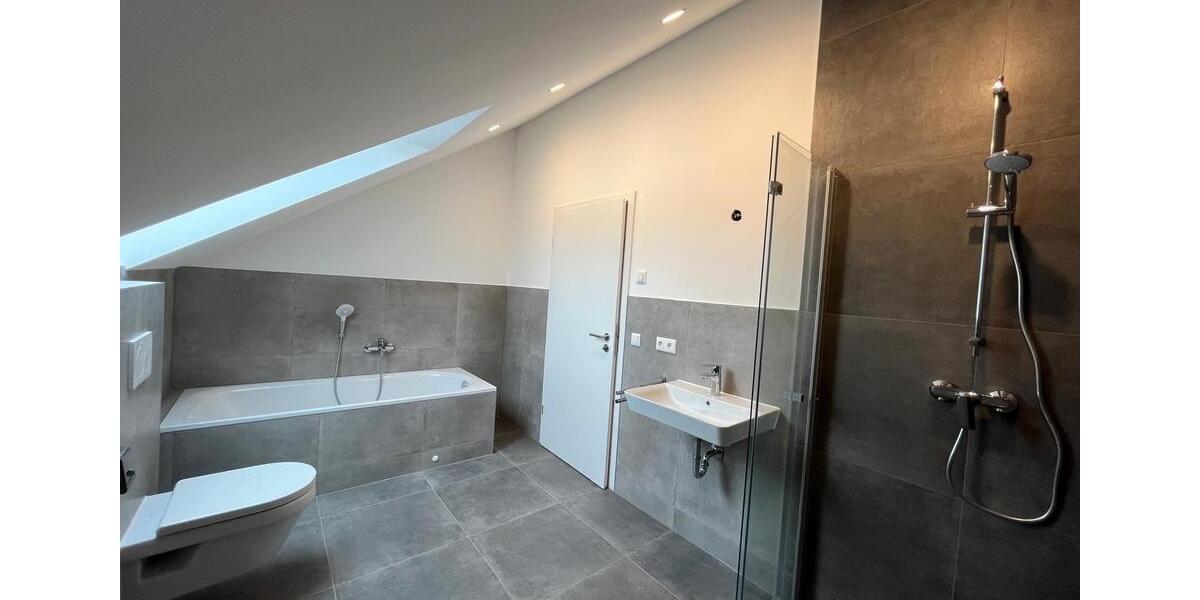 Dachgeschoßwohnung Langenneufnach - 4 Zimmer, 82 m&sup2;, 1.350&euro; | Angebot:26591696