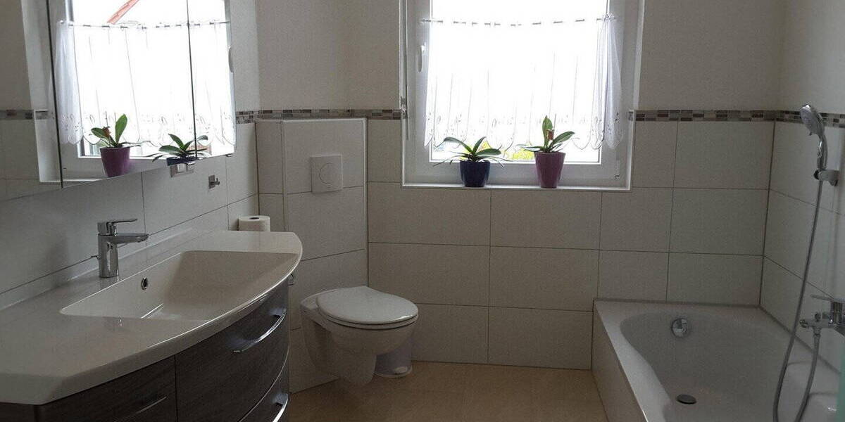 Doppelhaushälfte Impflingen - 4 Zimmer, 120 m&sup2;, 1.200&euro; | Angebot:26256139