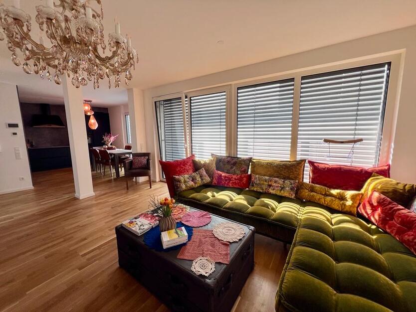Hochwertige, vollmöblierte 2,5 Zimmer Wohnung zur Miete