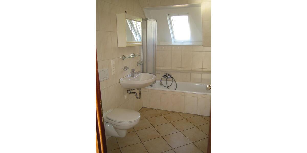 Dachgeschoßwohnung Salzhemmendorf - 3.5 Zimmer, 88 m&sup2;, 450&euro; | Angebot:25943331