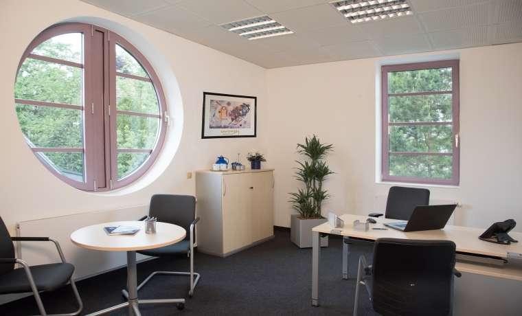 Schöne Räume und Arbeitsplätze am Schlosspark - All-in-Miete