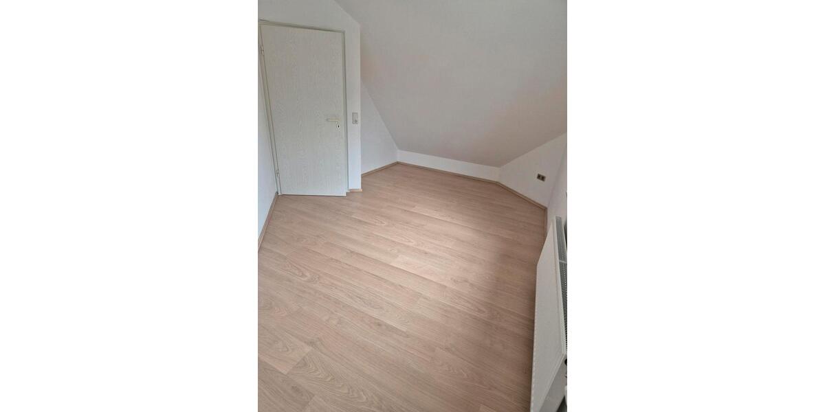 Etagenwohnung Horn-Bad Meinberg Bad Meinberg - 4 Zimmer, 102 m&sup2;, 945&euro; | Angebot:26131994