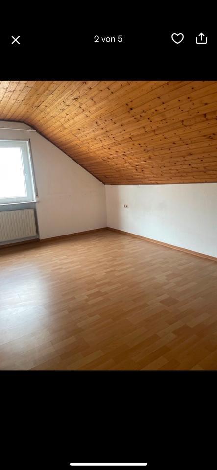 Schöne Dachgeschoßwohnung zu vermieten