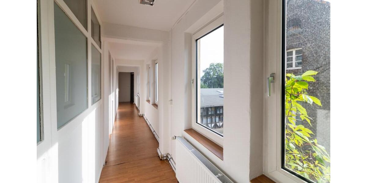 Kompaktes Büro in Korschenbroich – modern, hell zimmer