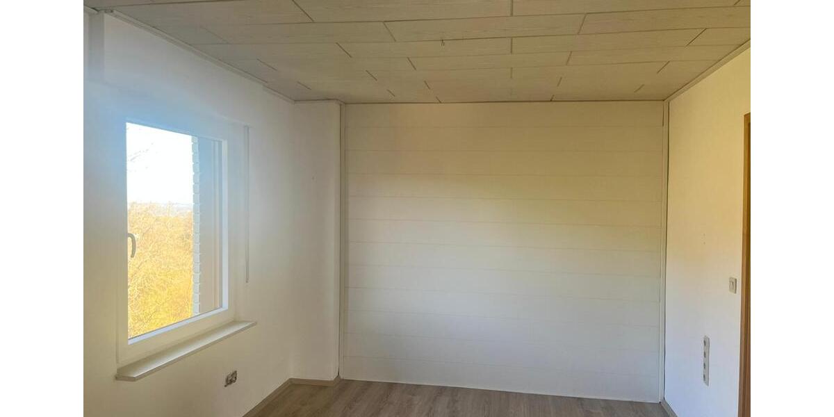 Etagenwohnung Windeck - 5 Zimmer, 125 m&sup2;, 1.000&euro; | Angebot:26051271