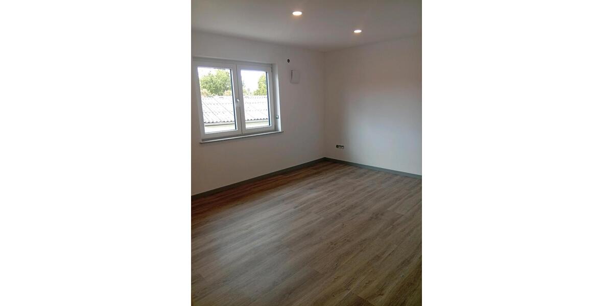 Etagenwohnung Kleinlangheim - 3 Zimmer, 120 m&sup2;, 1.200&euro; | Angebot:26566519