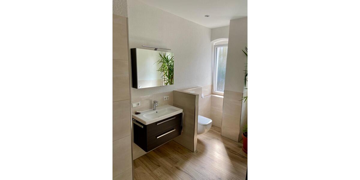 Hochparterre Neustadt an der Aisch - 4 Zimmer, 142 m&sup2;, 1.150&euro; | Angebot:26227719