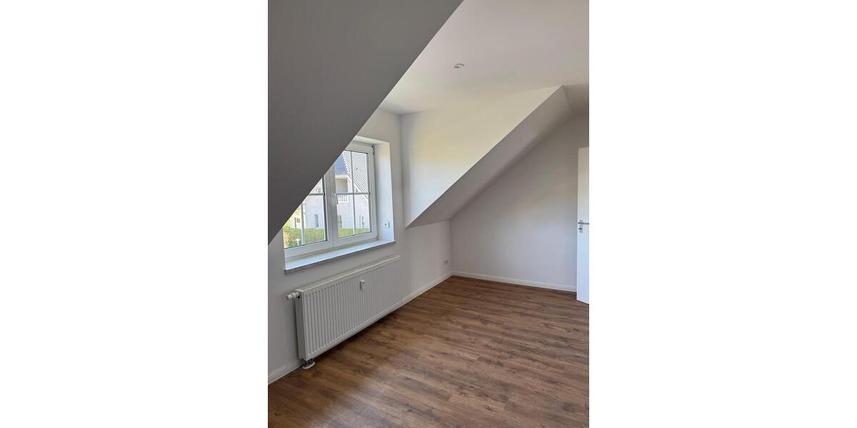 Dachgeschoßwohnung Mittenwalde - 2.5 Zimmer, 77 m&sup2;, 1.043&euro; | Angebot:26454066