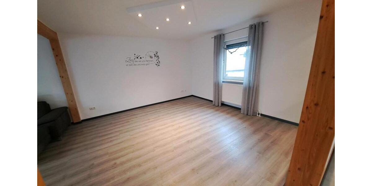 Etagenwohnung Neuhof - 3.5 Zimmer, 100 m&sup2;, 750&euro; | Angebot:26227374