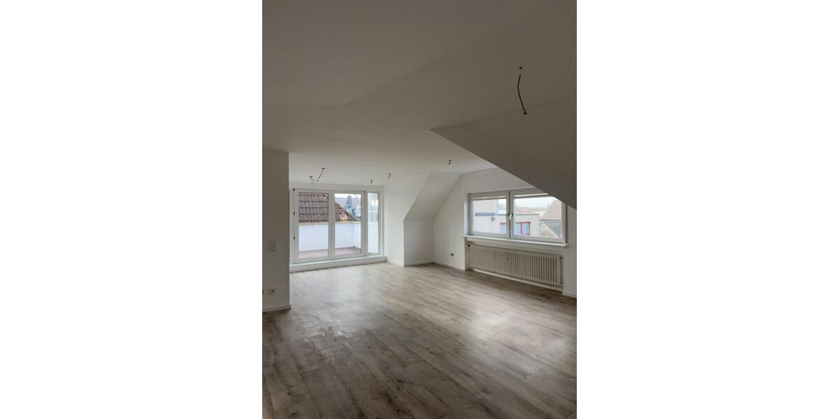 Dachgeschoßwohnung Niederkassel - 2 Zimmer, 85 m&sup2;, 970&euro; | Angebot:24603857