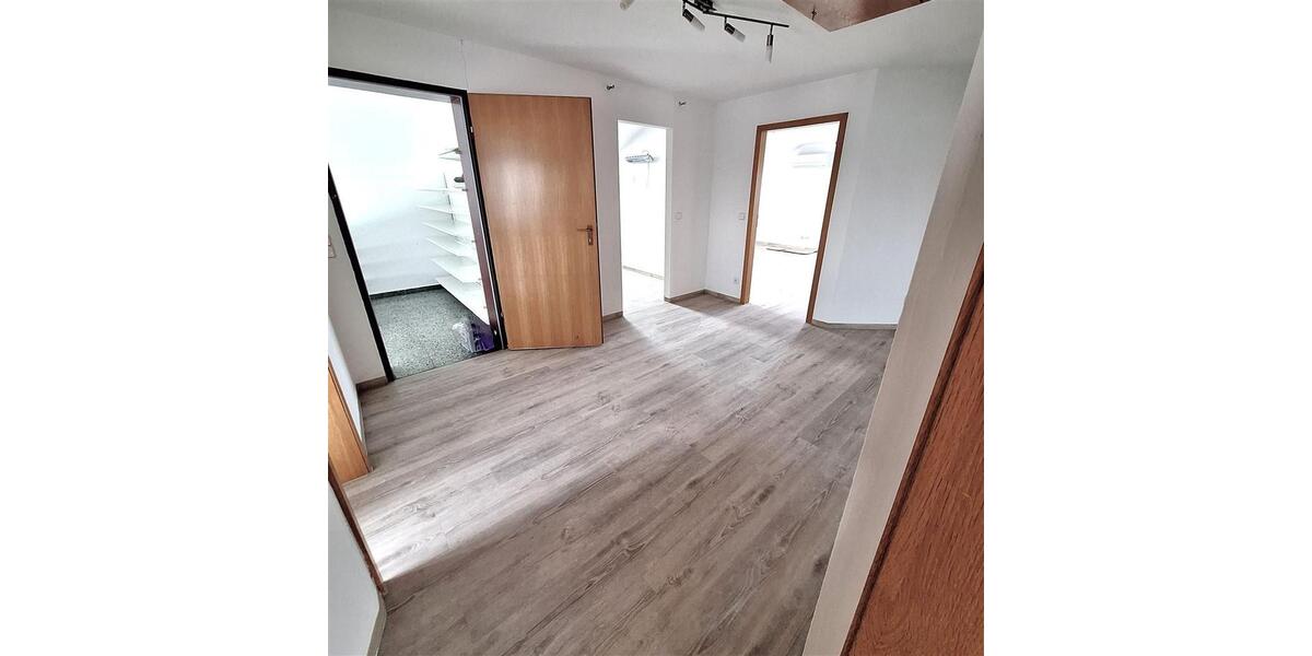 Etagenwohnung Allersberg Eismannsdorf - 3 Zimmer, 100 m&sup2;, 960&euro; | Angebot:25918691