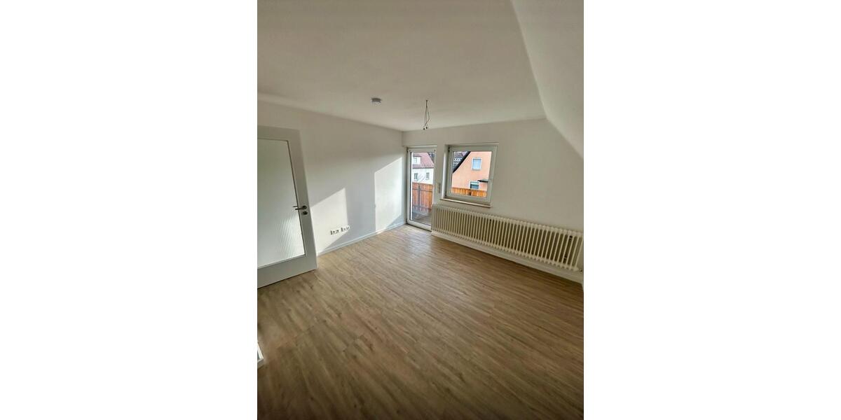 Dachgeschoßwohnung Nürnberg - 3 Zimmer, 60 m&sup2;, 800&euro; | Angebot:25185408