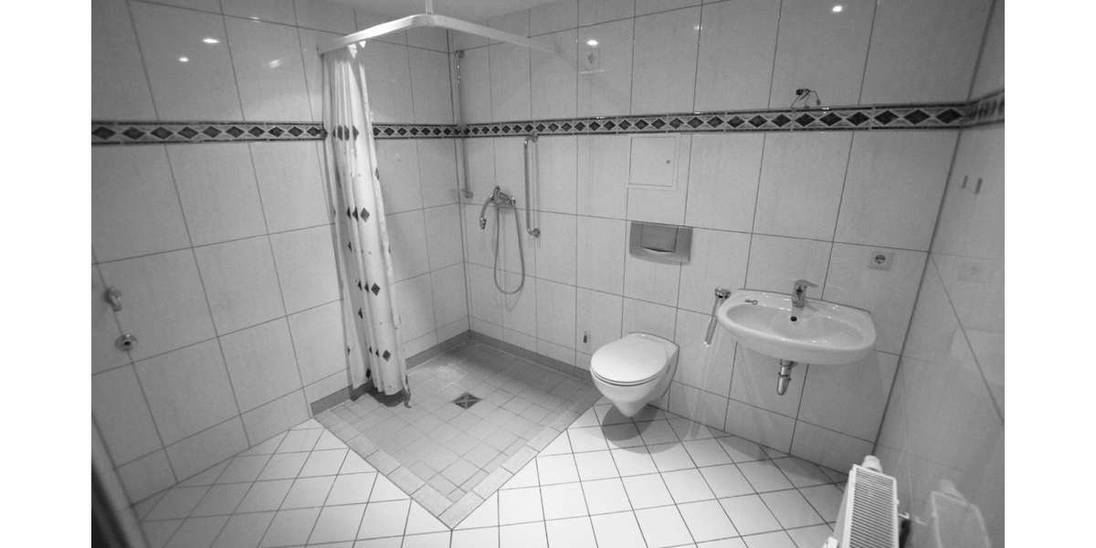 Helle & ruhige 2 Zimmer Whg., barrierefrei, mit Balkon & Aufzug! - Etagenwohnung Gera Ostviertel | Angebot:27022975