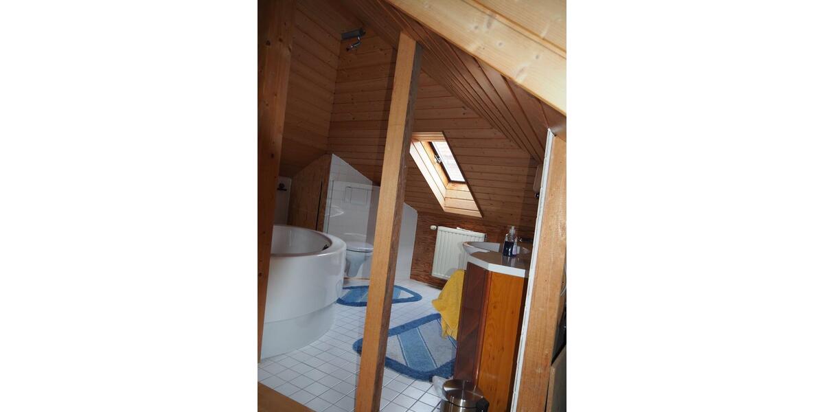 Dachgeschoßwohnung Bayreuth City - 5 Zimmer, 135 m&sup2;, 1.390&euro; | Angebot:24998496