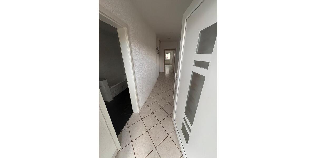 Reihenhaus Ludwigshafen am Rhein Rheingönheim - 11 Zimmer, 245 m&sup2;, 2.900&euro; | Angebot:25980402