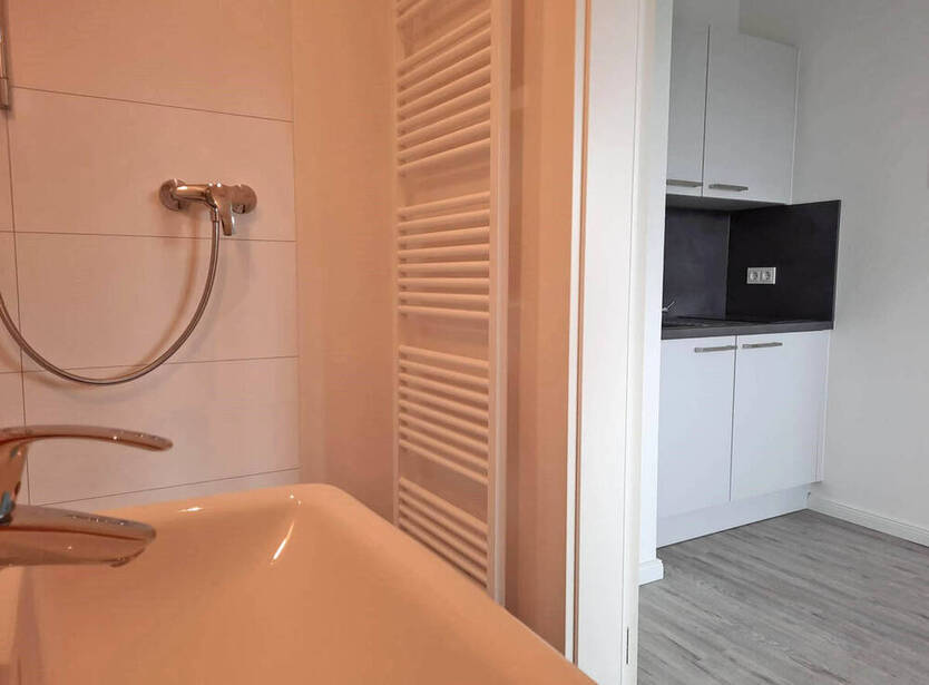 Die Uni vor der Tür! Dachgeschoss-Apartment in Harburg