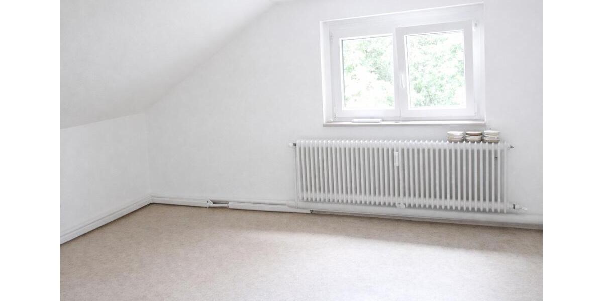 Dachgeschoßwohnung Schwieberdingen - 4 Zimmer, 80 m&sup2;, 1.195&euro; | Angebot:26543771