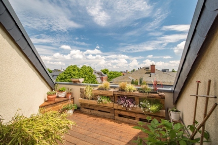 DACHTERRASSE – WANNEN-DUSCHBAD MIT FENSTER – GÄSTE-WC – EINBAUKÜCHE – MAISONETTE - Wohnung Dresden Löbtau | Angebot:26012849