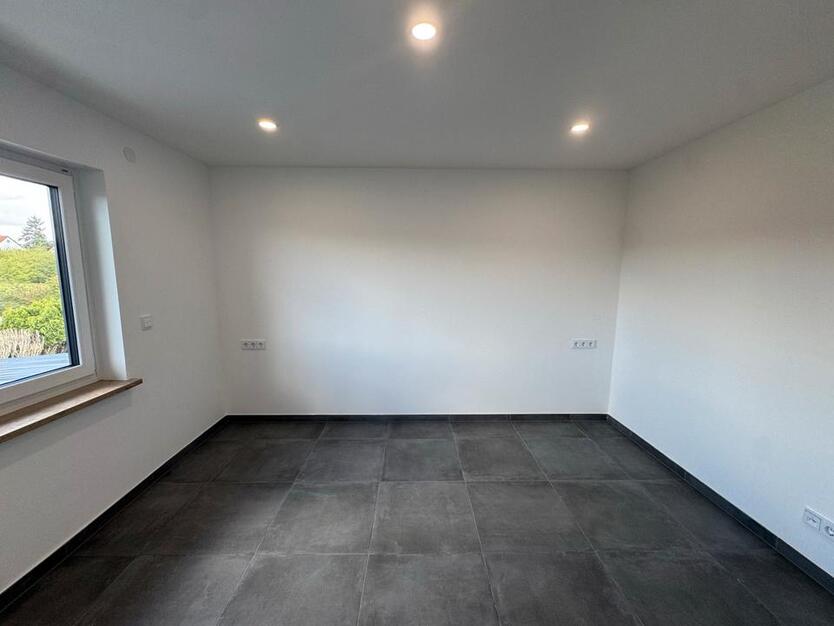 Moderne Kernsanierte 4-Zimmer-Wohnung in Stein