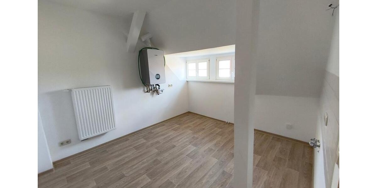 Dachgeschoßwohnung Lauta - 2 Zimmer, 57 m&sup2;, 419&euro; | Angebot:25868354