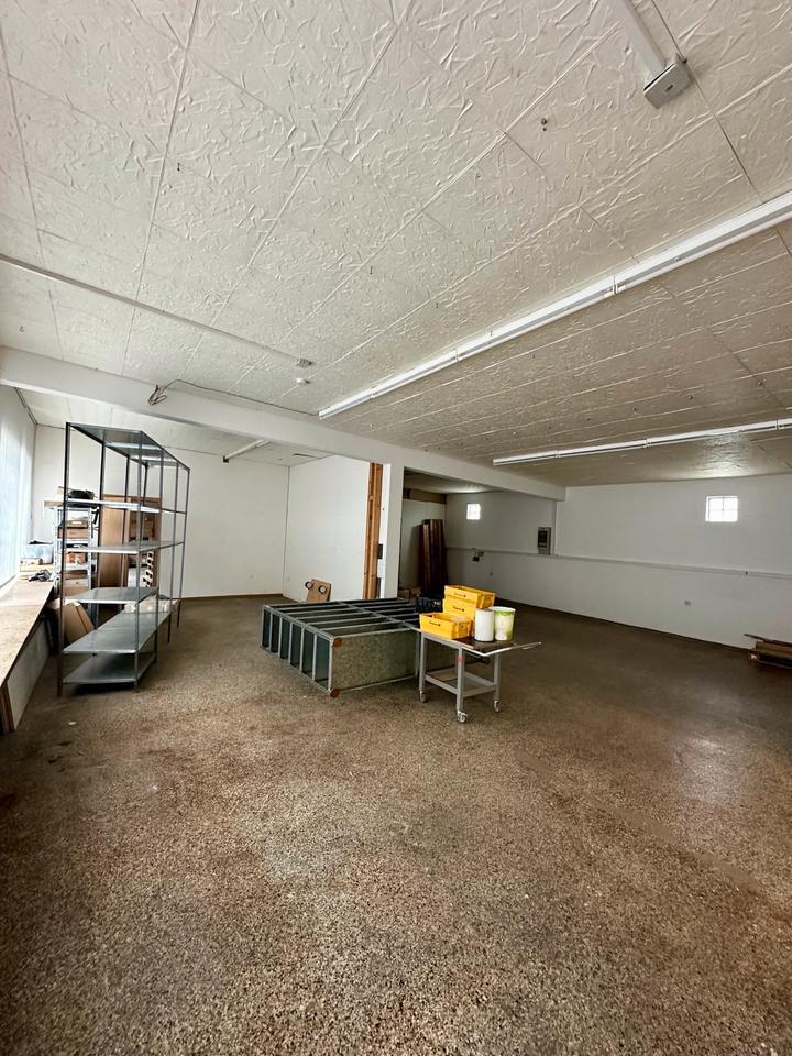 Große Lagerhalle zu vermieten (240 m2 in 97892)
