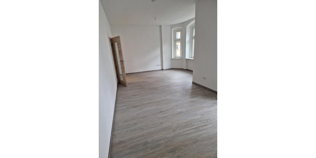 3 Zimmer Wohnung mit großem Balkon in Crimmitschau 3 zimmer