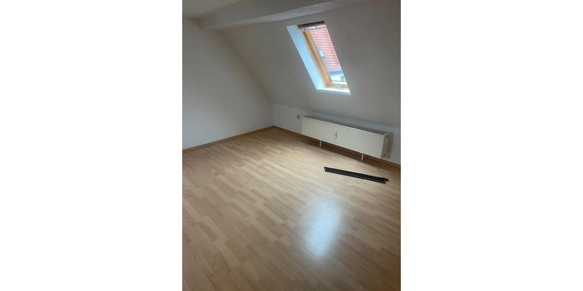 Dachgeschoßwohnung Gäufelden - 3 Zimmer, 73 m&sup2;, 1.200&euro; | Angebot:24257038
