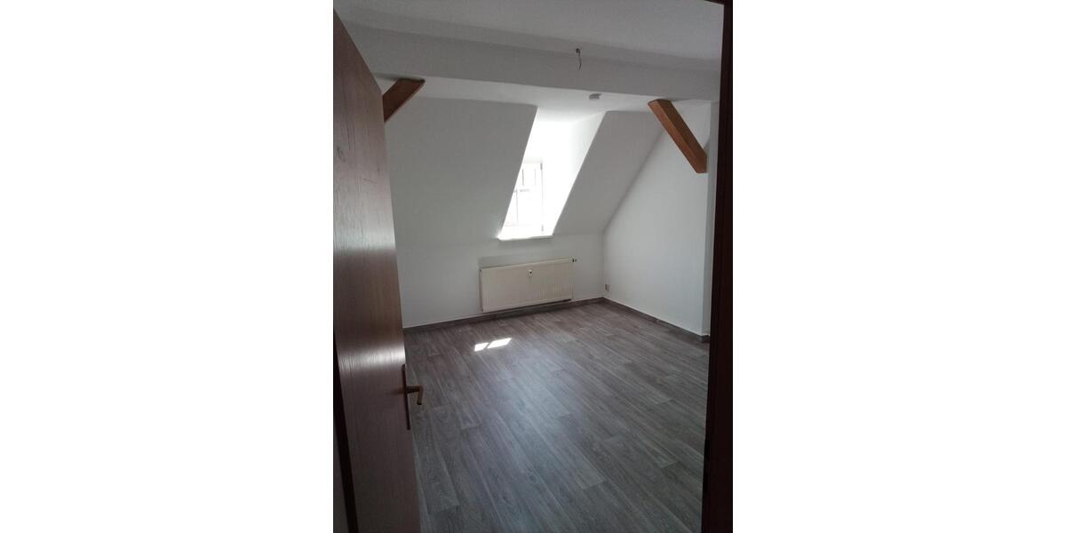 Dachgeschoßwohnung Altenburg - 3 Zimmer, 69 m&sup2;, 400&euro; | Angebot:26381318