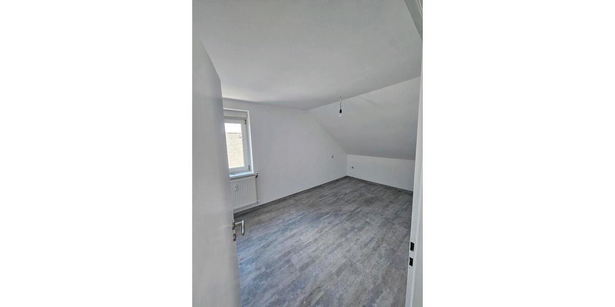 Dachgeschoßwohnung Ruschberg - 3 Zimmer, 66 m&sup2;, 545&euro; | Angebot:24770592