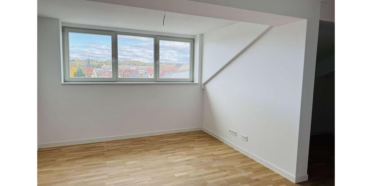 Dachgeschoßwohnung Zwickau - 3 Zimmer, 127 m&sup2;, 1.019&euro; | Angebot:25988403