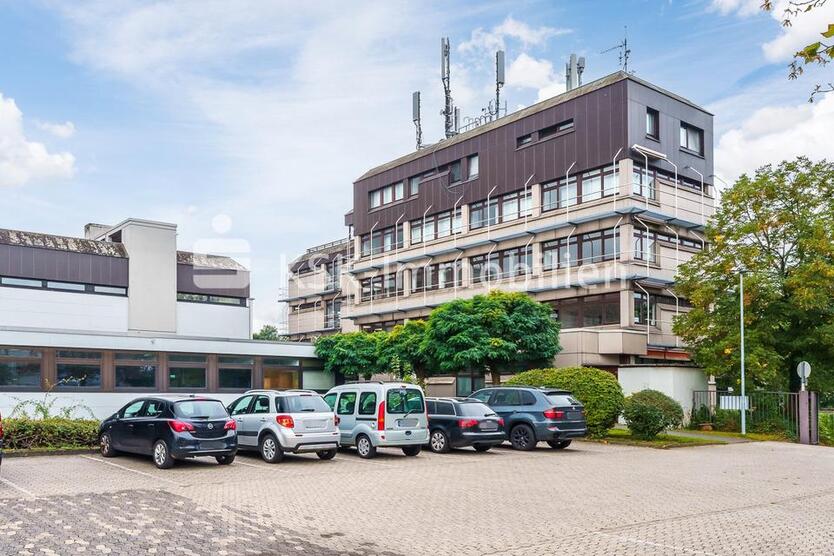 Funktionale Büroflächen in verkehrsgünstiger Lage von Bonn. zimmer