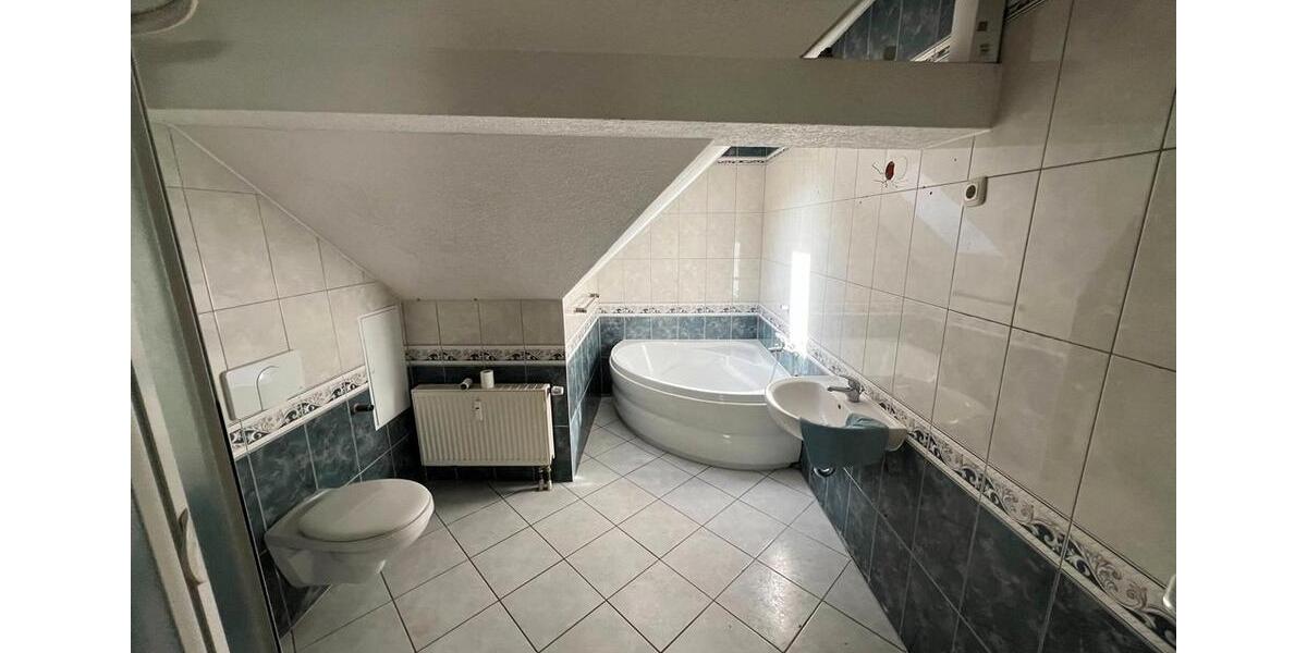 Dachgeschoßwohnung Arnstadt - 2 Zimmer, 87 m&sup2;, 609&euro; | Angebot:26650060