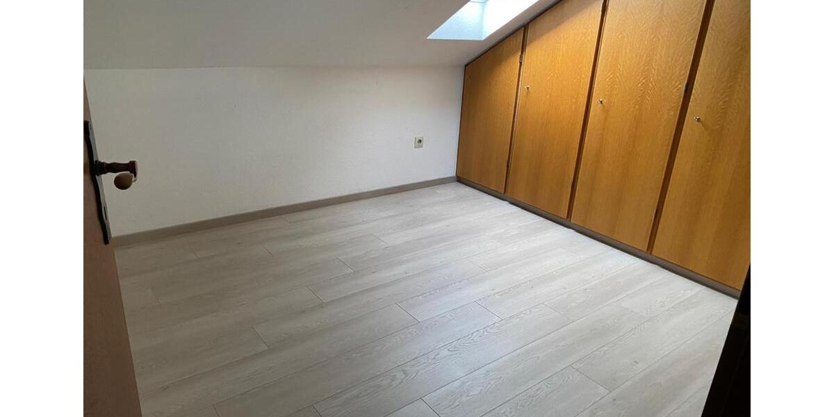Dachgeschoßwohnung Mönchberg - 2 Zimmer, 66 m&sup2;, 450&euro; | Angebot:26686950