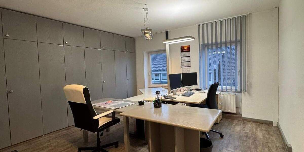 Gewerbeobjekt Bindlach - 8 Zimmer, 265 m&sup2;, 1.500&euro; | Angebot:24111993