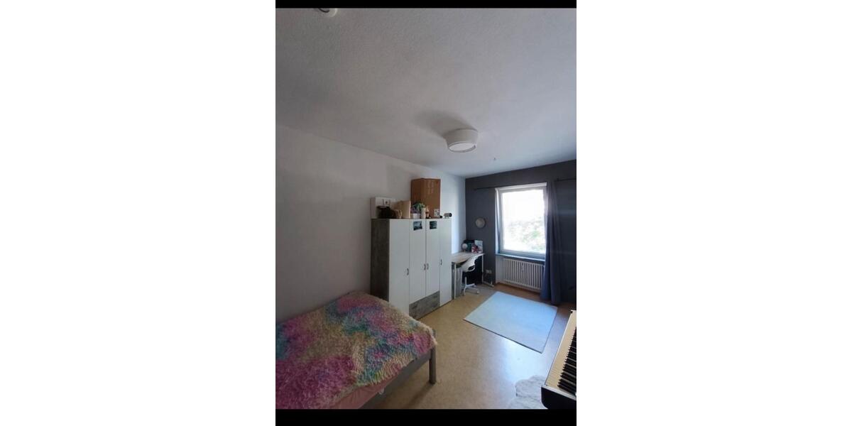 Großes möbliertes WG-Zimmer in zentraler Lage in Konstanz 4 zimmer