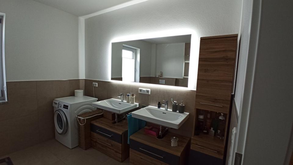 Sehr schöne moderne 4-Zi.-Whg., 1. OG, sonniger Blk., Gäste-WC 4 zimmer