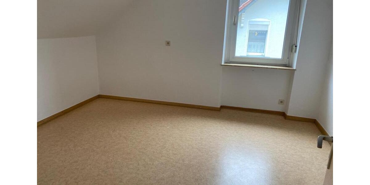 Dachgeschoßwohnung Werdohl - 4 Zimmer, 75 m&sup2;, 275&euro; | Angebot:25803661