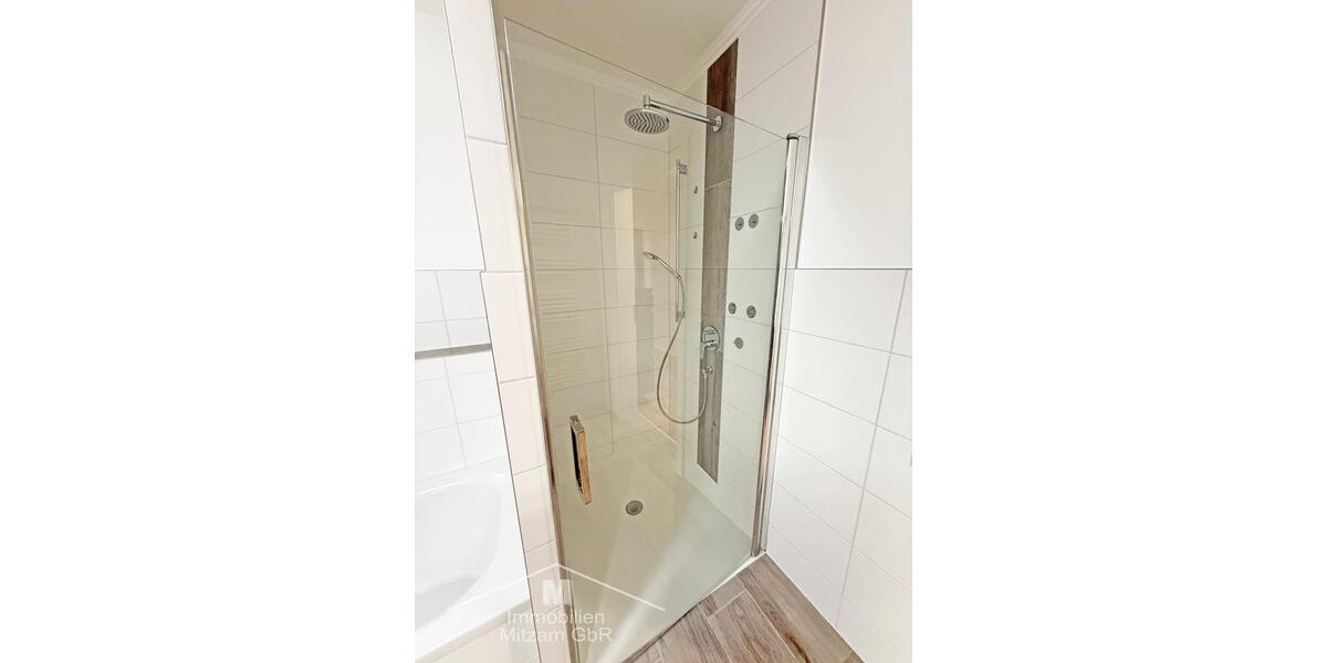 Panorama Wohnen Beilngries: Hochwertige 3,5 Zimmer-Whg. mit EBK, Aufzug u. 2 TG-Stellplätzen (Ref. 0001586) 3 zimmer