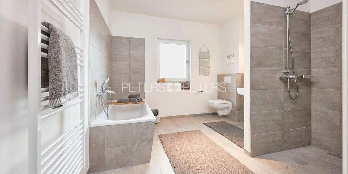 Etagenwohnung Schwerin Werdervorstadt - 3 Zimmer, 90 m&sup2;, 1.099&euro; | Angebot:25777585