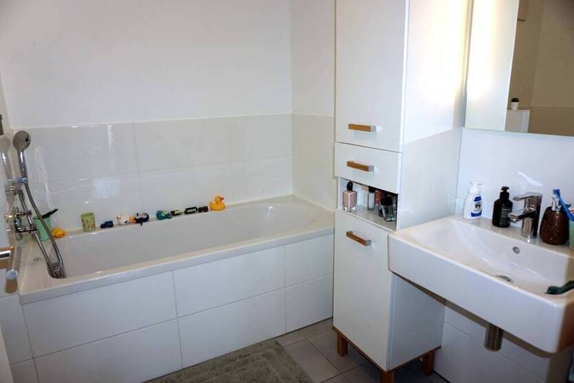 Helle & moderne 3-Zimmer-Wohnung mit 3 Balkonen in S-Bahn-Nähe Poing
