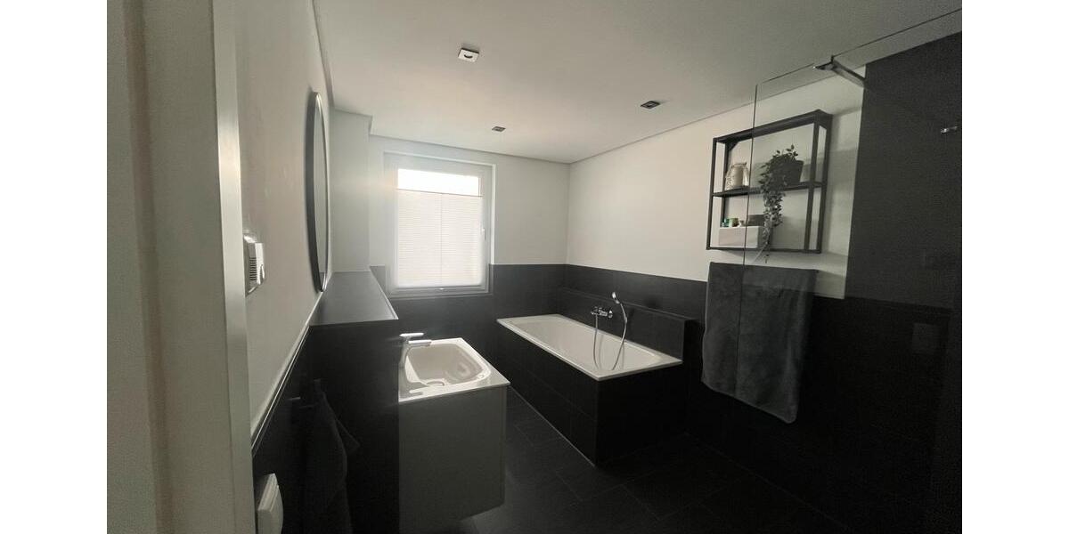 Etagenwohnung Sassenburg - 4 Zimmer, 125 m&sup2;, 1.330&euro; | Angebot:24440085