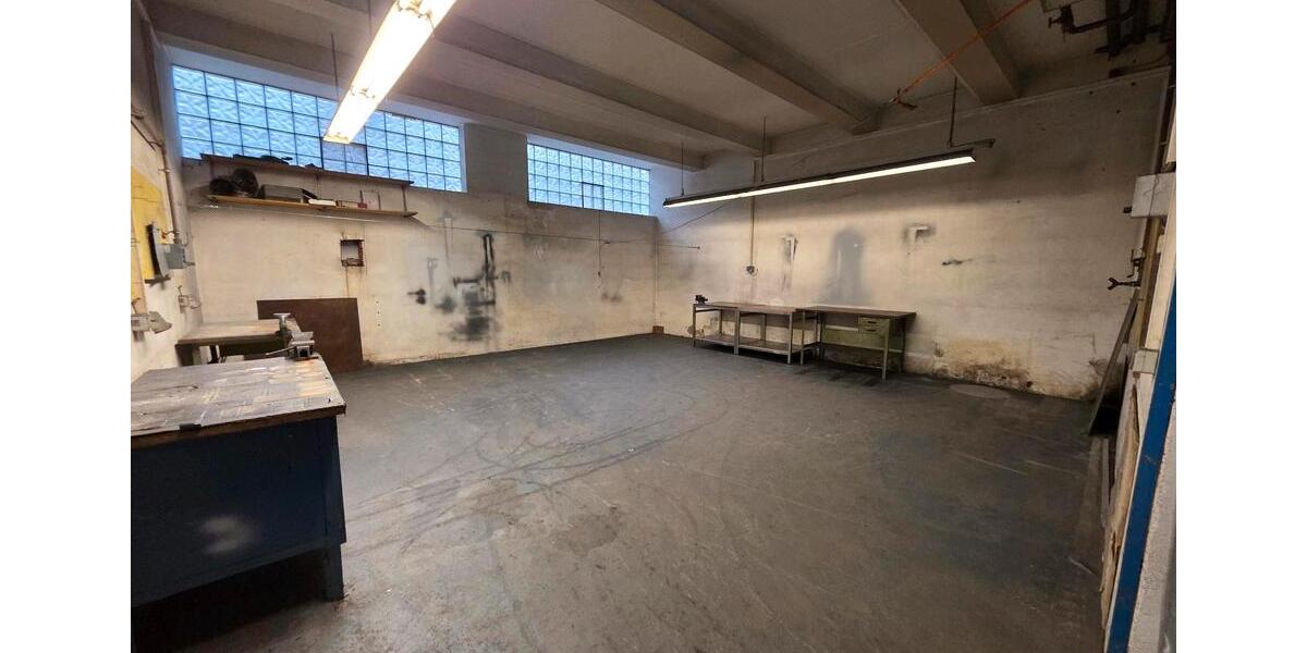 Halle zu vermieten zimmer