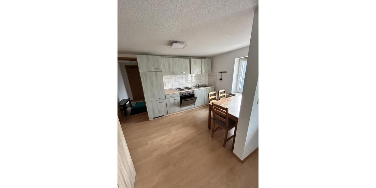 Etagenwohnung Mittweida - 1 Zimmer, 31 m&sup2;, 245&euro; | Angebot:26635772