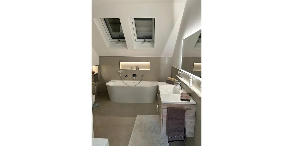 Dachgeschoßwohnung Vechelde - 3 Zimmer, 112 m&sup2;, 1.600&euro; | Angebot:26096543
