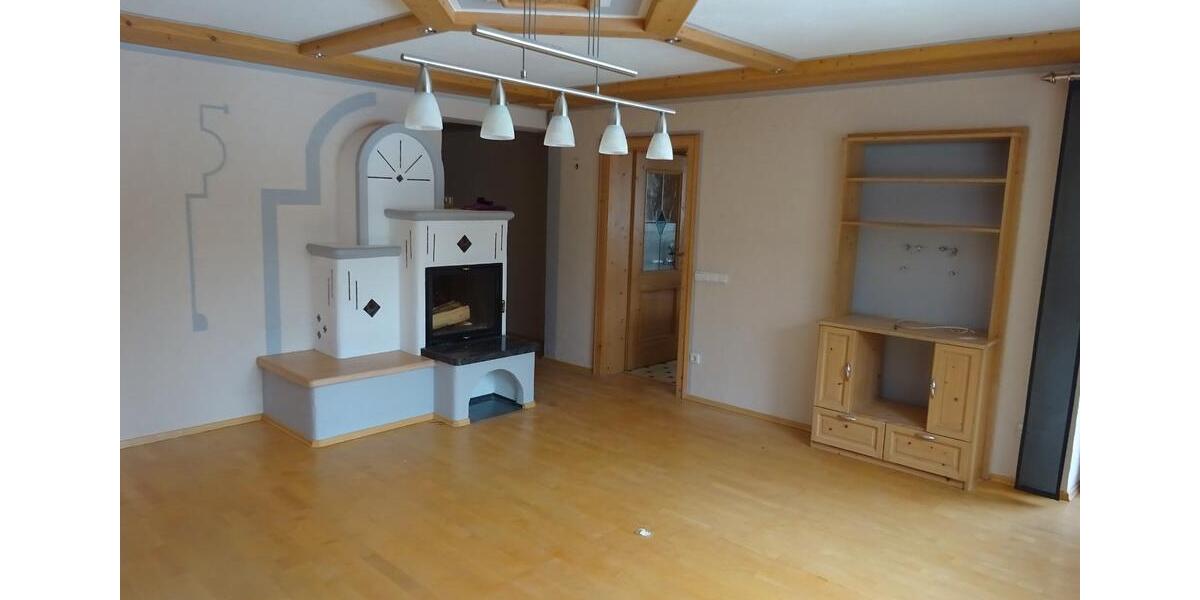 Erdgeschoßwohnung Runding - 3 Zimmer, 99 m&sup2;, 600&euro; | Angebot:26019963