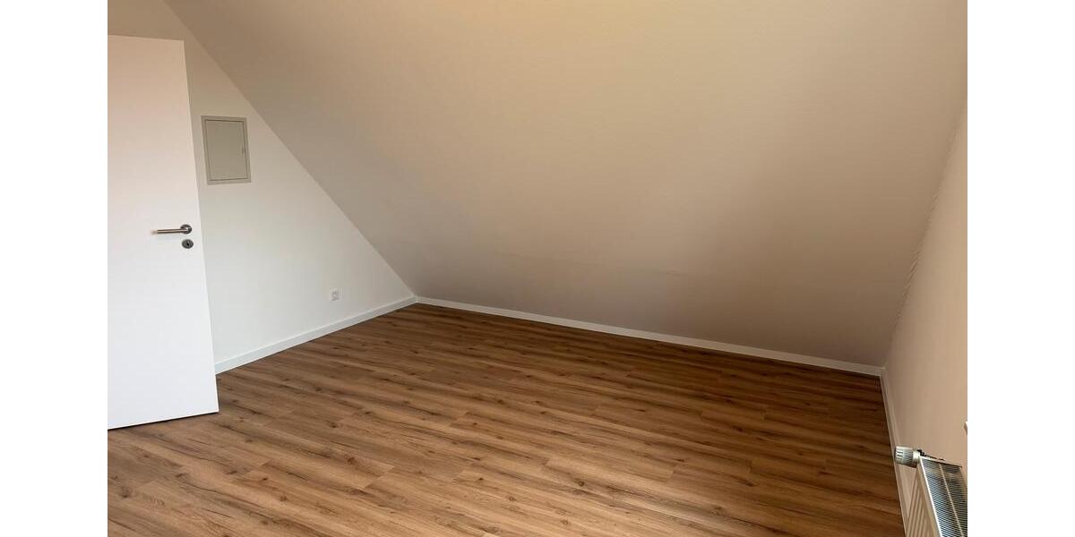 Dachgeschoßwohnung Oerlinghausen - 3 Zimmer, 59 m&sup2;, 500&euro; | Angebot:25874660